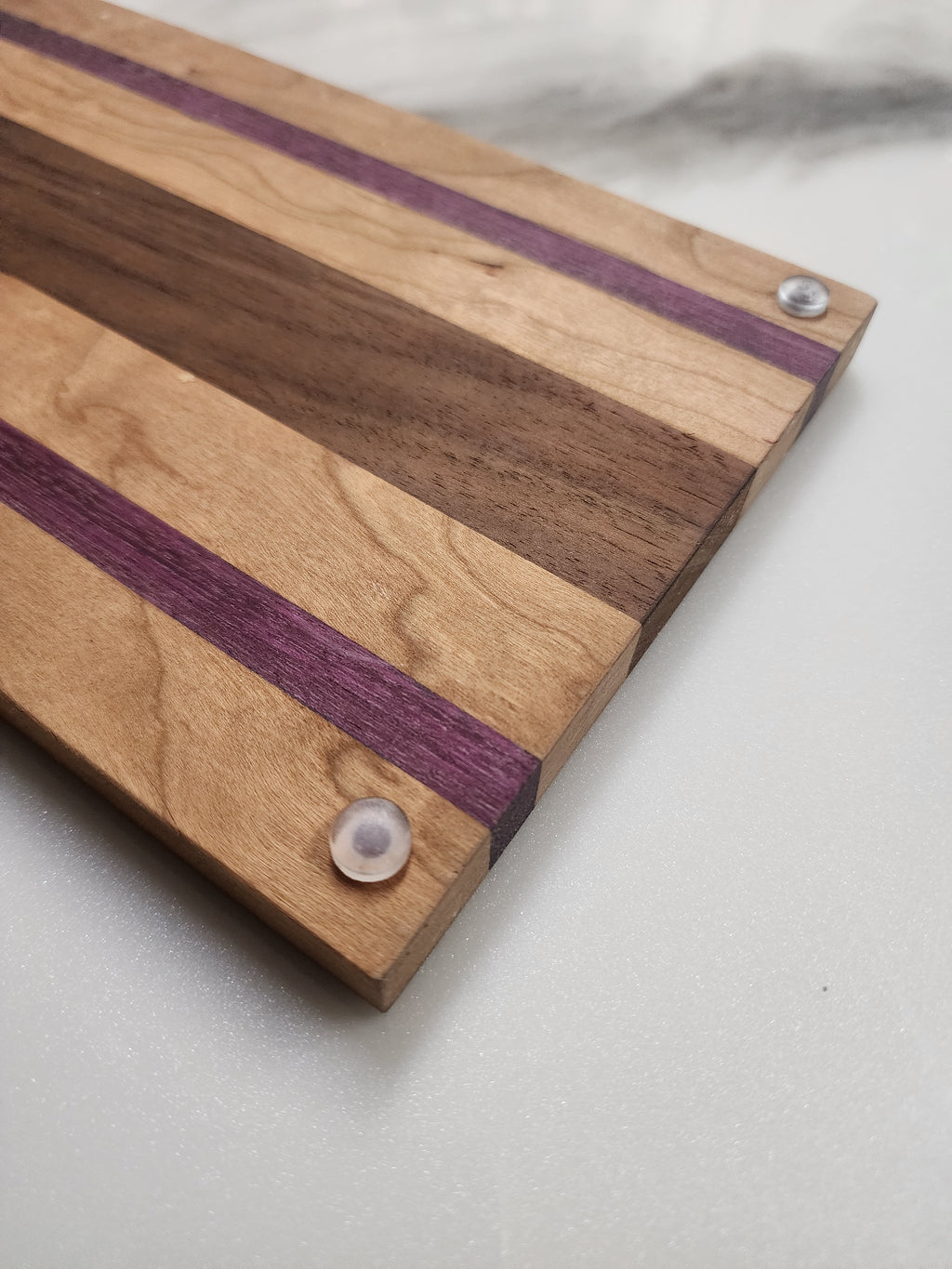 Edge grain cheese slicing board